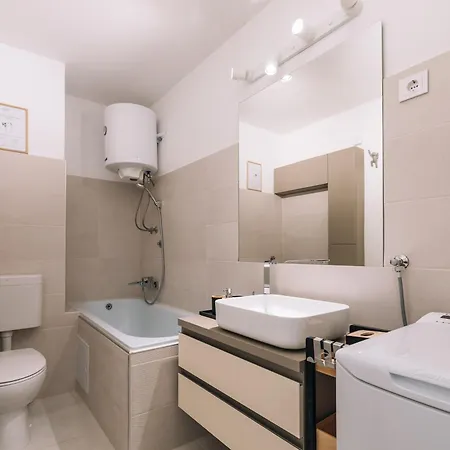 Michelle's Studio, Center * Maribor