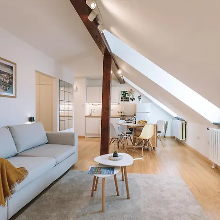 Apartman Michelle's Studio, Center